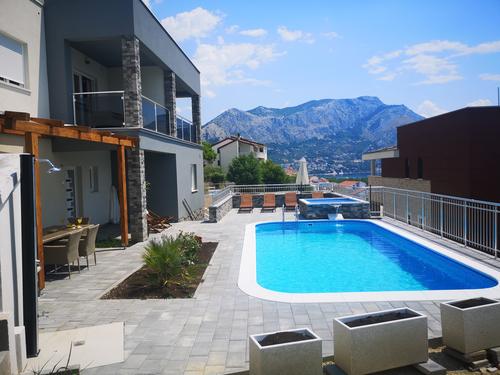 Lush Garden and Pool