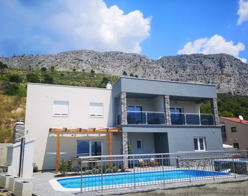 Villa Surrounding Nature