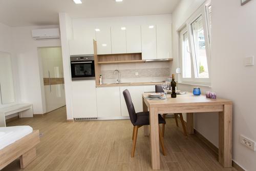 Studio Kitchen & Dining