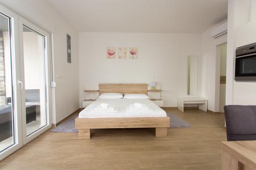 Studio Double Bed